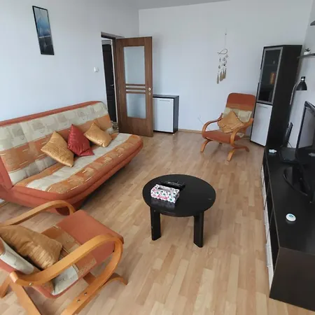 Bella Jean Ap Constanta